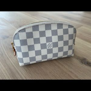 Louis Vuitton cosmetic pouch case clutch Damier azur white grey